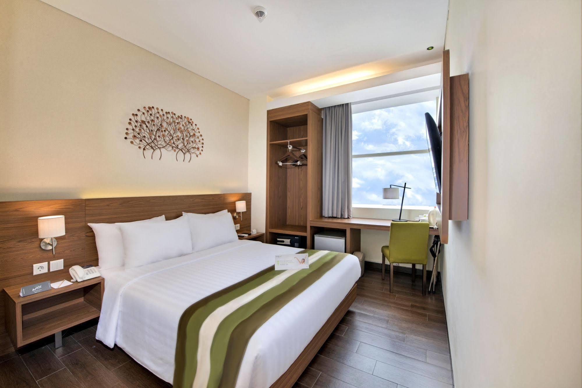 Grand Whiz Poins Simatupang Yakarta Exterior foto