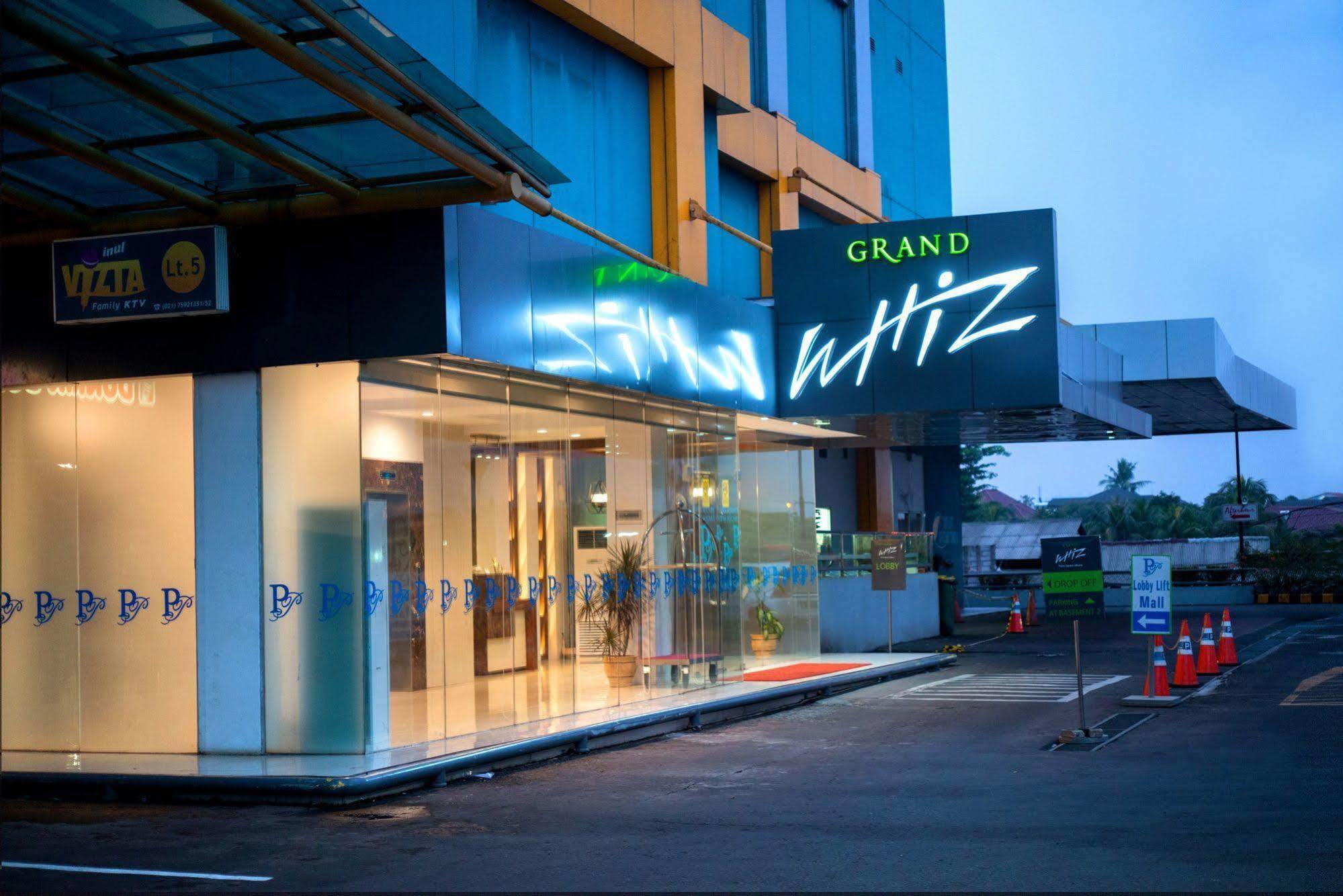 Grand Whiz Poins Simatupang Yakarta Exterior foto