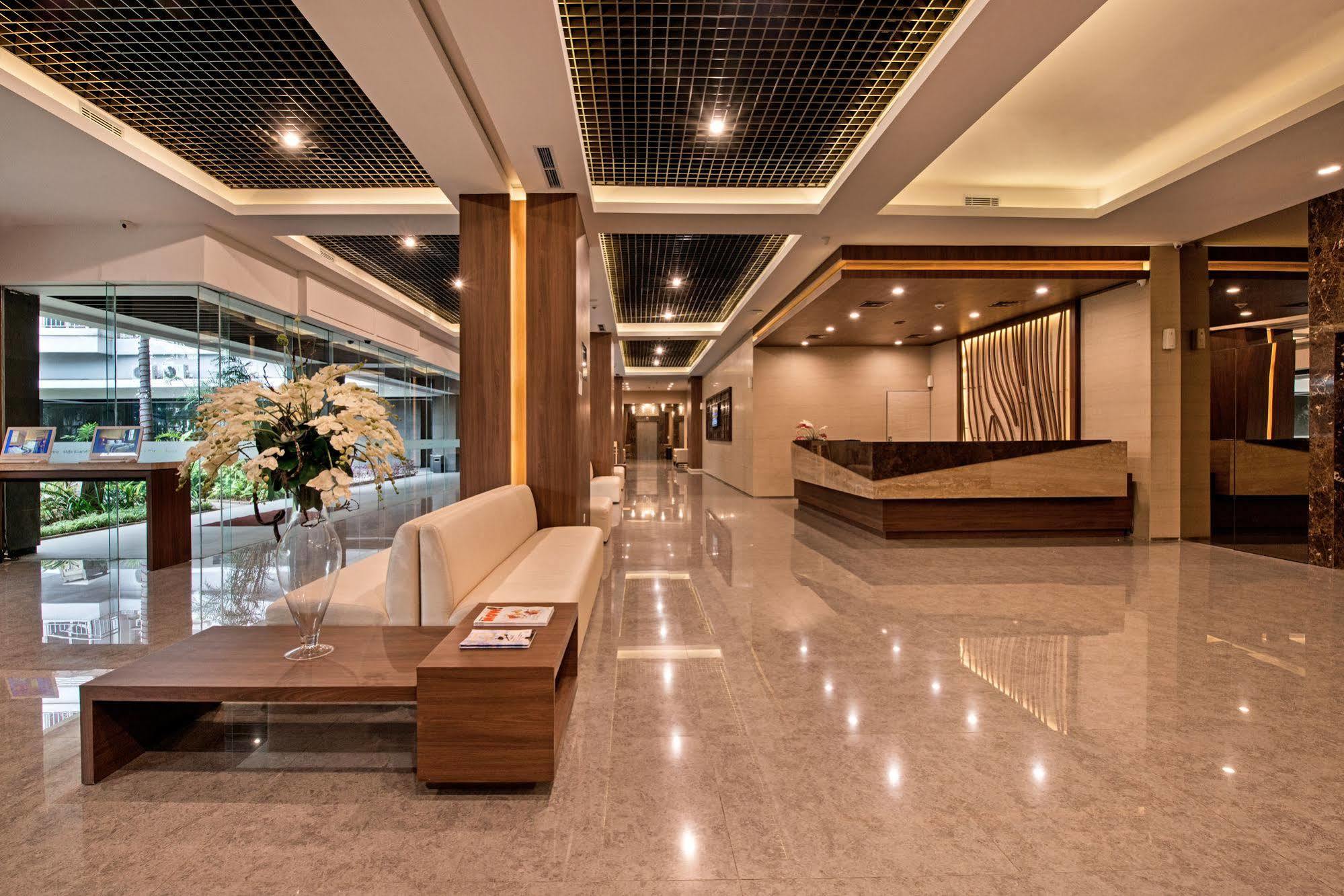 Grand Whiz Poins Simatupang Yakarta Exterior foto