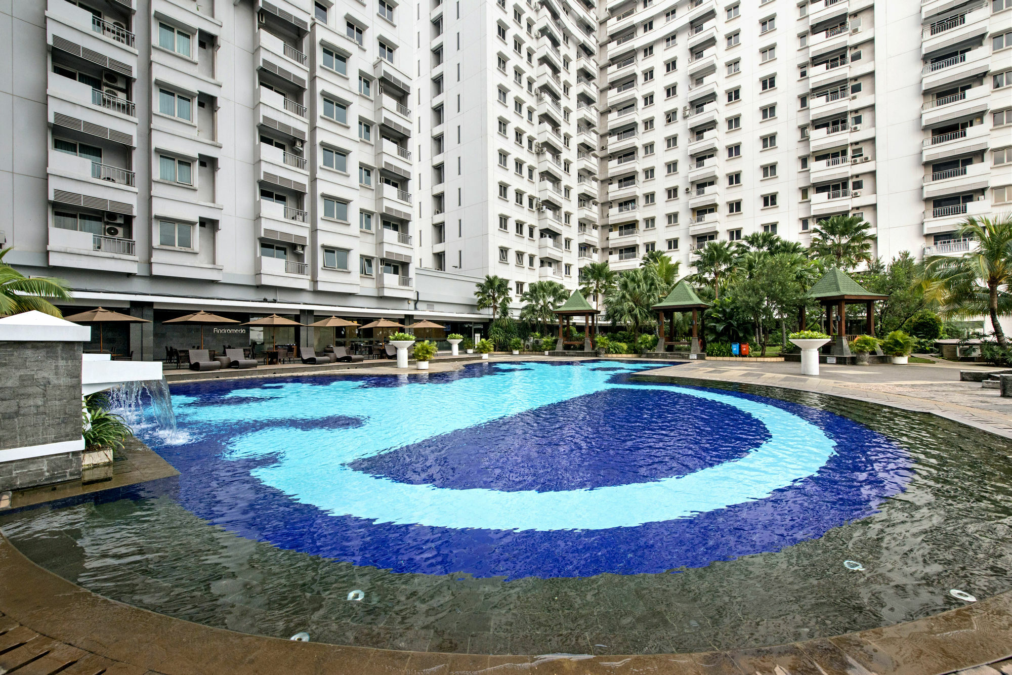 Grand Whiz Poins Simatupang Yakarta Exterior foto